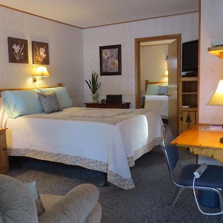 The Pines Country Inn Newcastle Экстерьер фото
