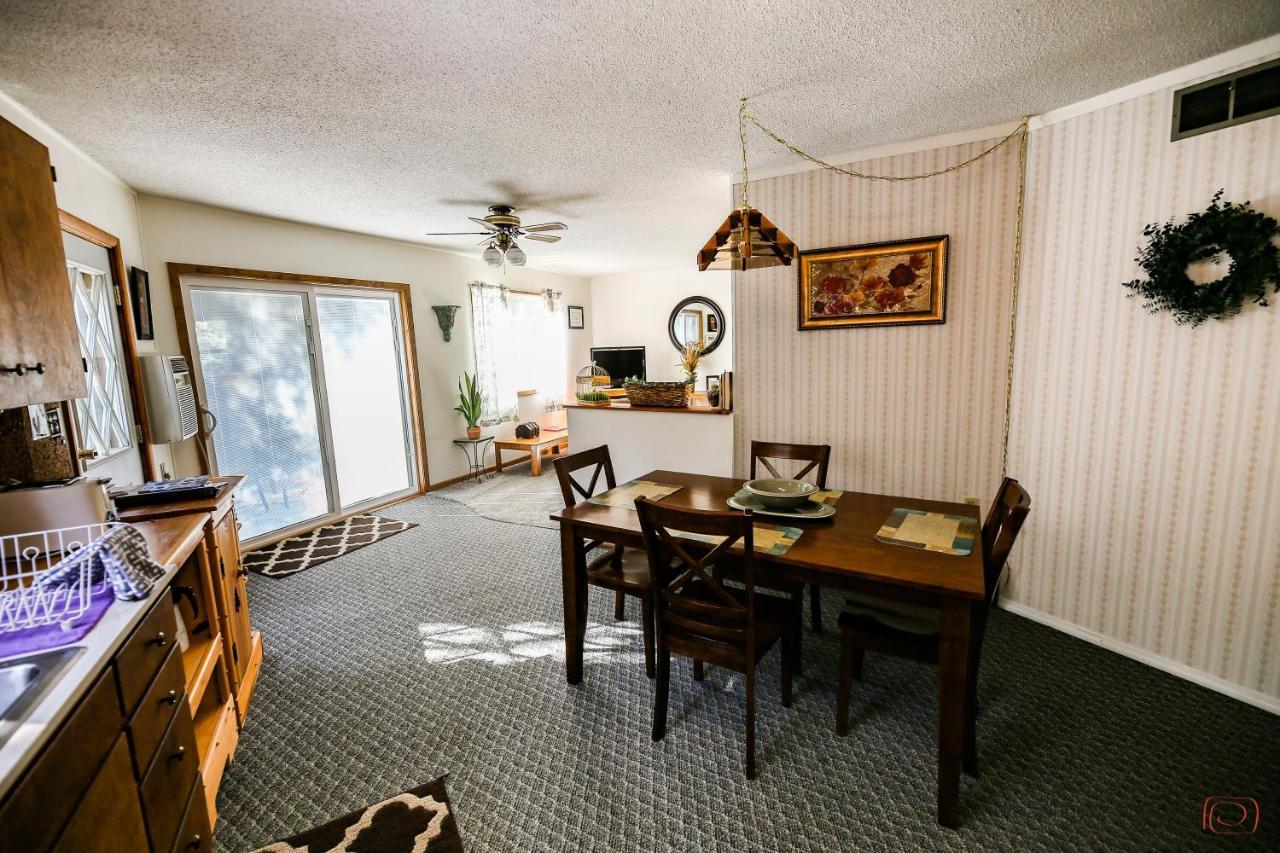 The Pines Country Inn Newcastle Экстерьер фото
