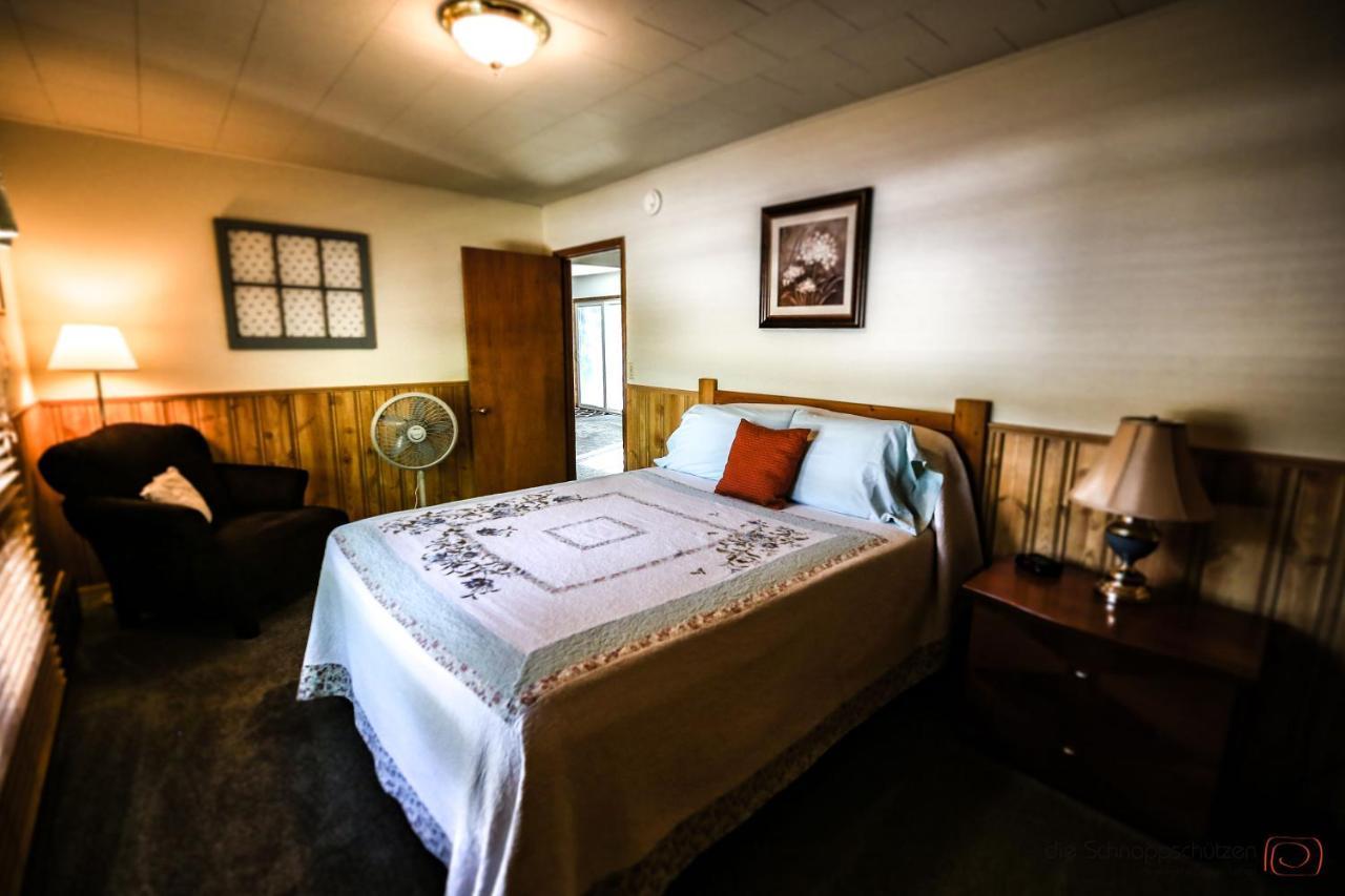 The Pines Country Inn Newcastle Экстерьер фото