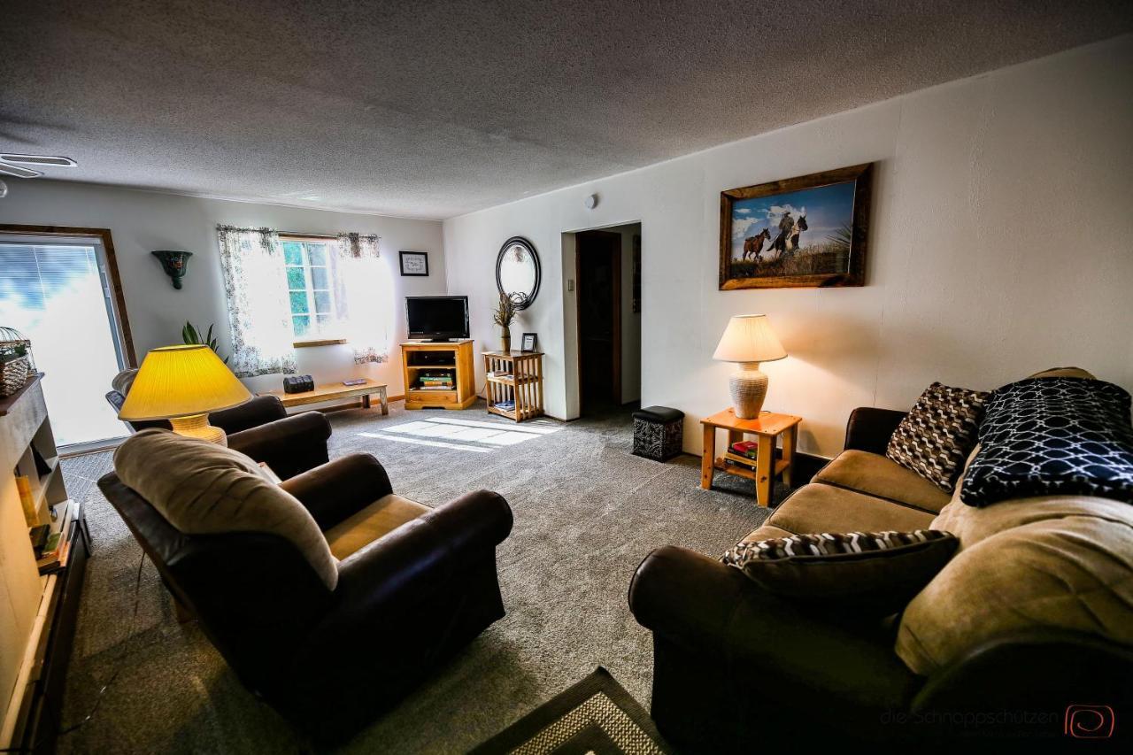 The Pines Country Inn Newcastle Экстерьер фото